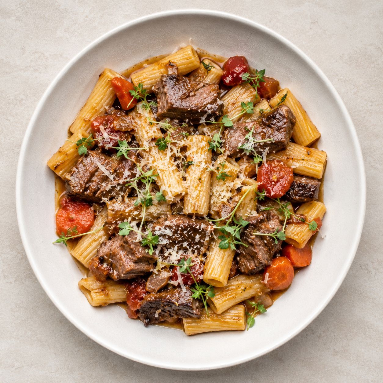 Rigatoni con estofado de ternera